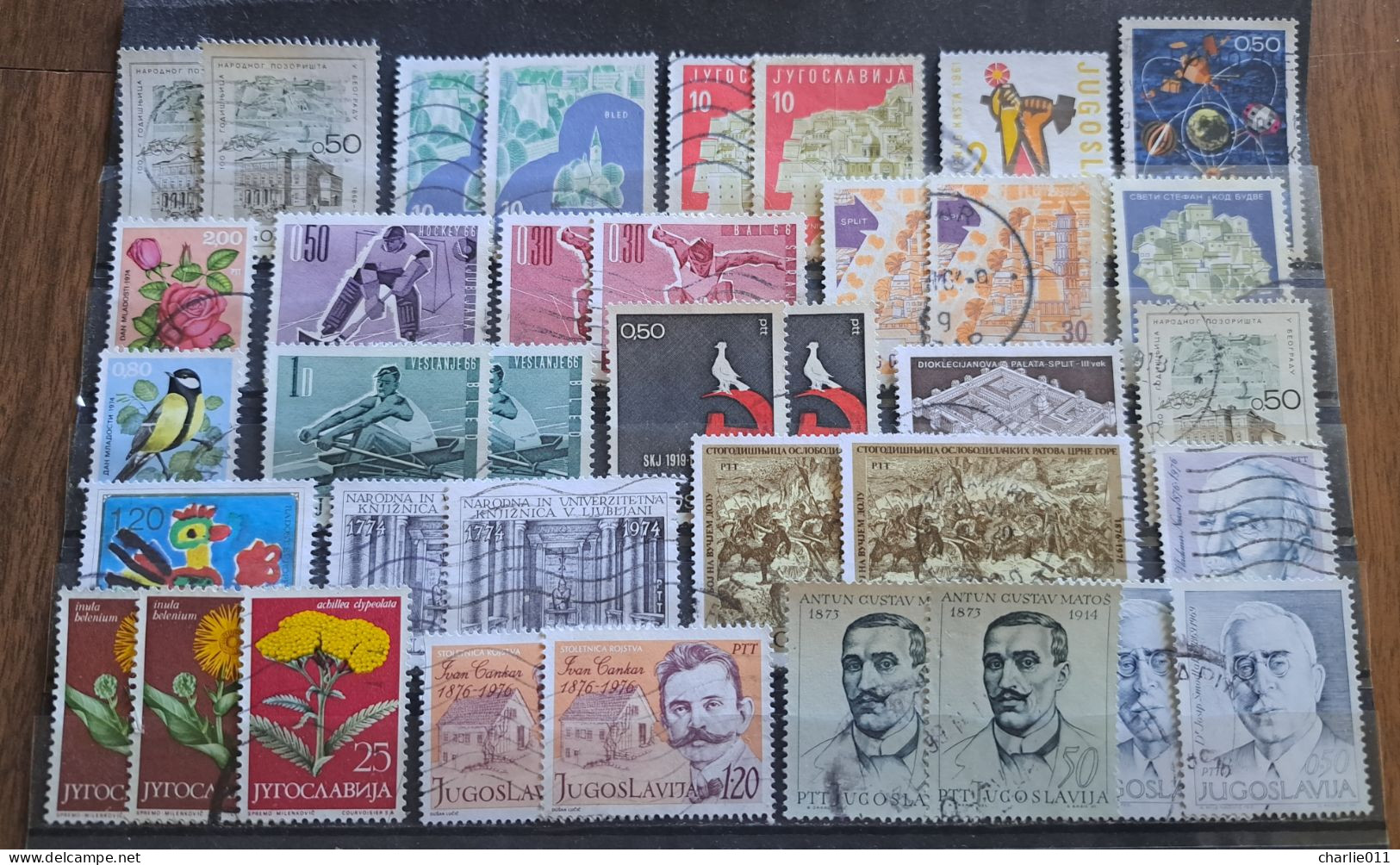 LOT OF STAMPS -OVER 100 STAMPS-YUGOSLAVIA - Collections, Lots & Séries