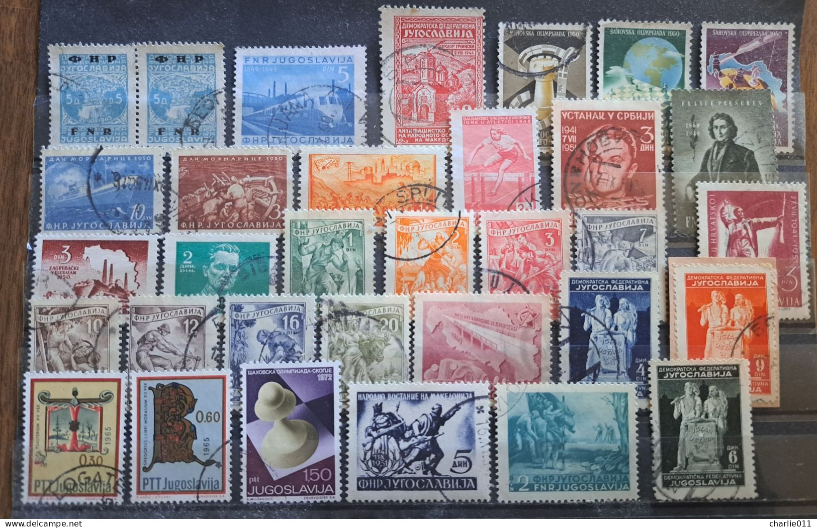 LOT OF STAMPS -OVER 100 STAMPS-YUGOSLAVIA - Collections, Lots & Séries