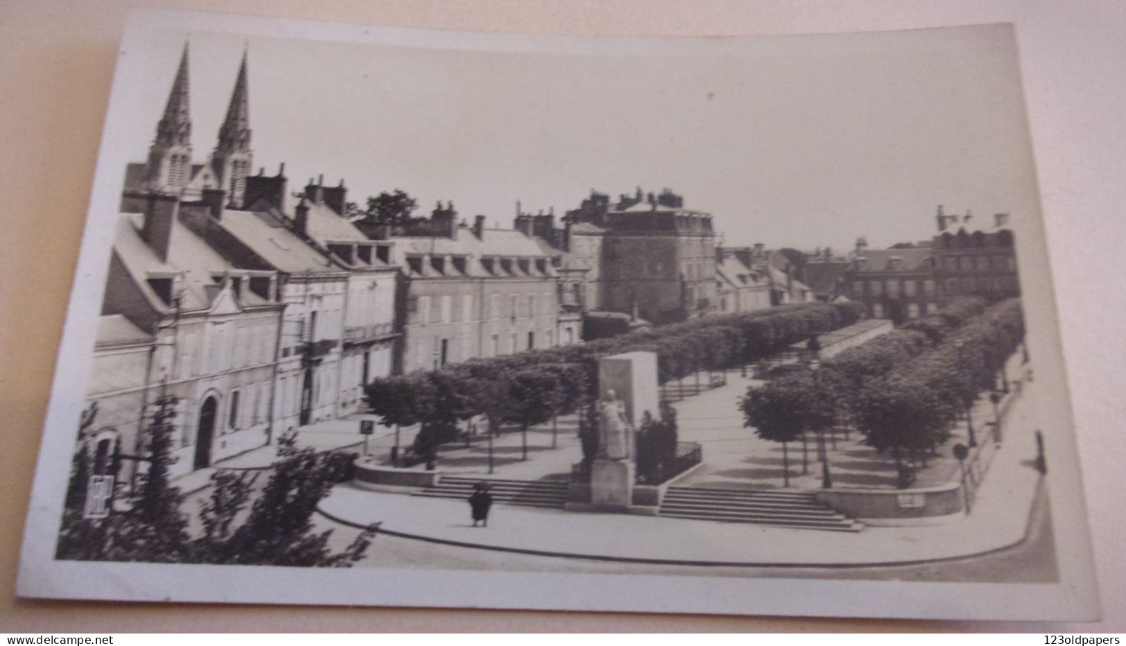 36 CHATEAUROUX 29/4/ 1945 VUE  GENERALE SUR PLACE LA FAYETTE - Chateauroux