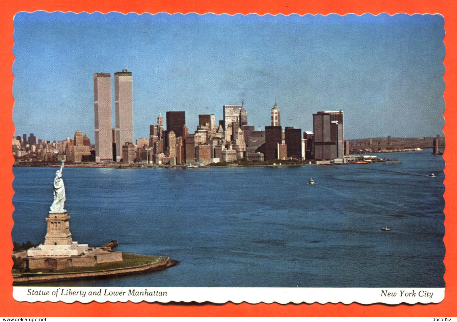 CPSM GF NEW YORK " Statue Of Liberty And Lower Manhattan " World Trade Center - Manhattan