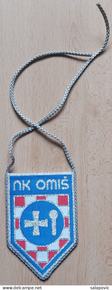 NK Omis Croatia Football CLUB Soccer Fussball Calcio Futbol Futebol PENNANT, SPORTS FLAG ZS 4/8 - Kleding, Souvenirs & Andere