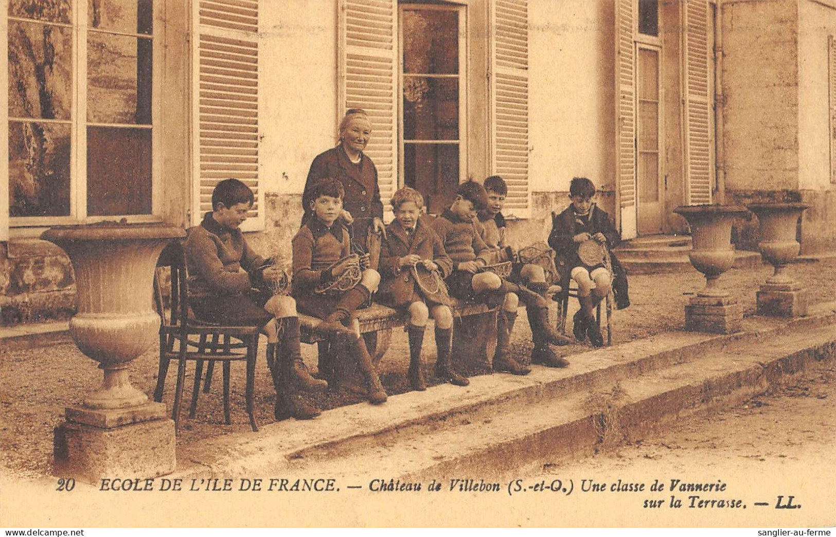 CPA 91 CHATEAU DE VILLEBON / ECOLE DE L'ILE DE FRANCE / UNE CLASSE DE VANNERIE / METIER - Autres & Non Classés