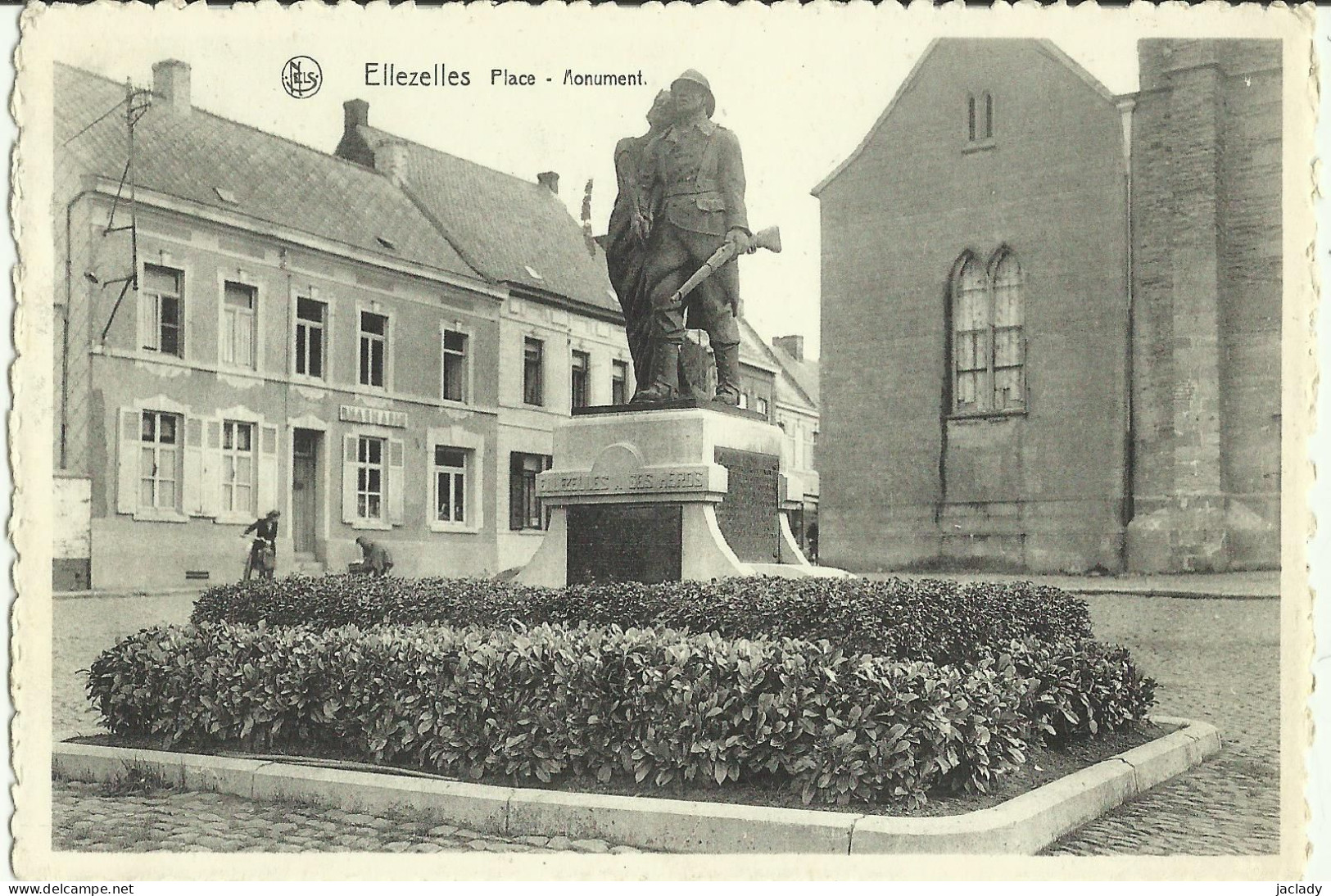 Ellezelles -- Place - Monument.     (2 Scans) - Ellezelles