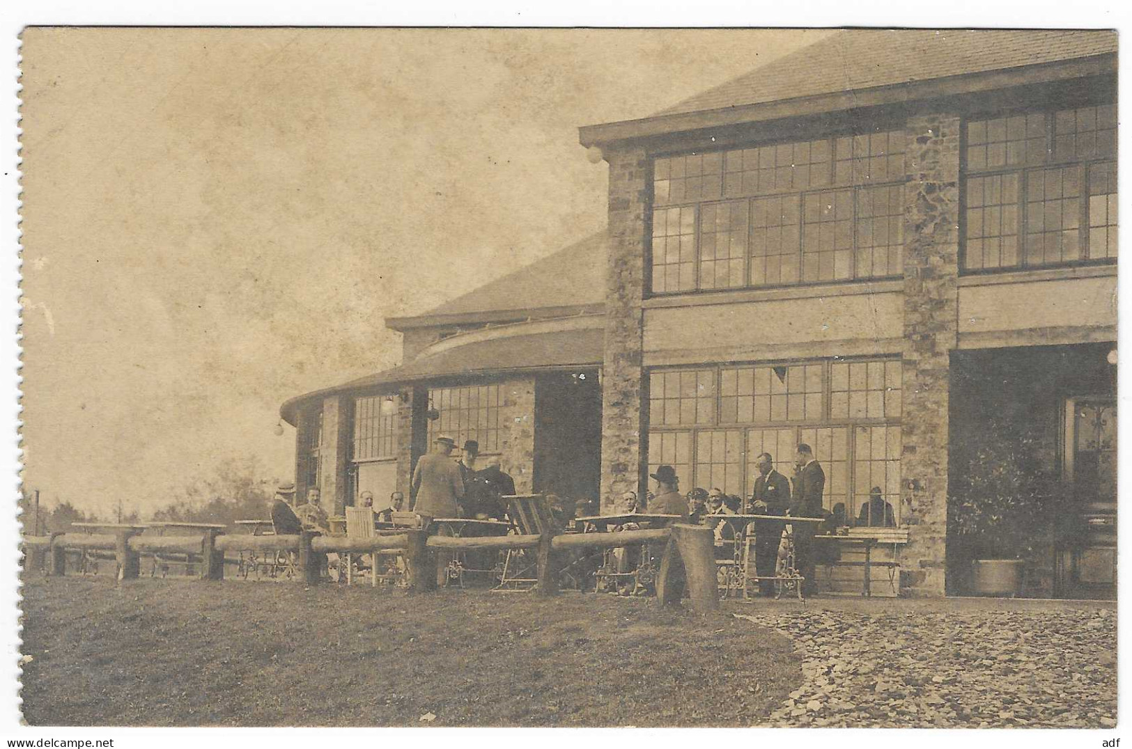 CPA HARRE, HOTEL DU VIEL' HERMITAGE DE ST SAINT ANTOINE, BELLE ANIMATION SUR LA TERRASSE, MANHAY, BELGIQUE, Voir état - Manhay