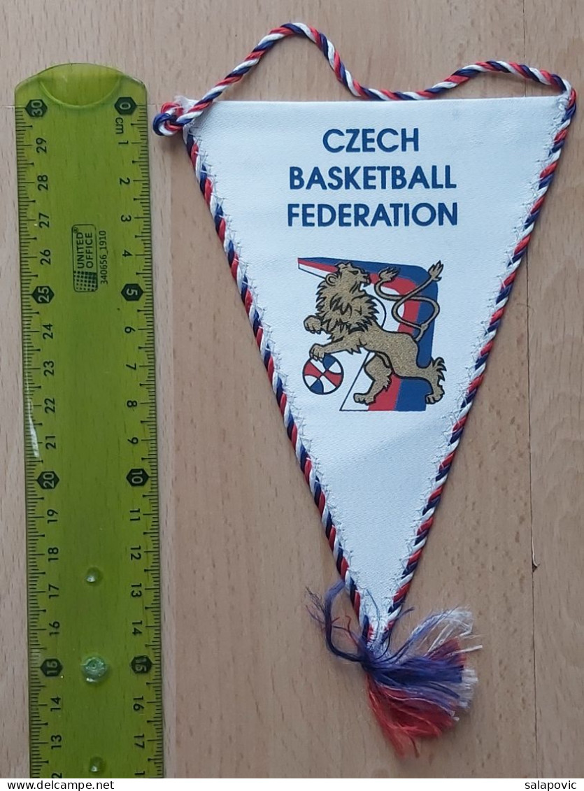 CZECH REPUBLIC BASKETBALL FEDERATION PENNANT, SPORTS FLAG ZS 4/12 - Abbigliamento, Souvenirs & Varie