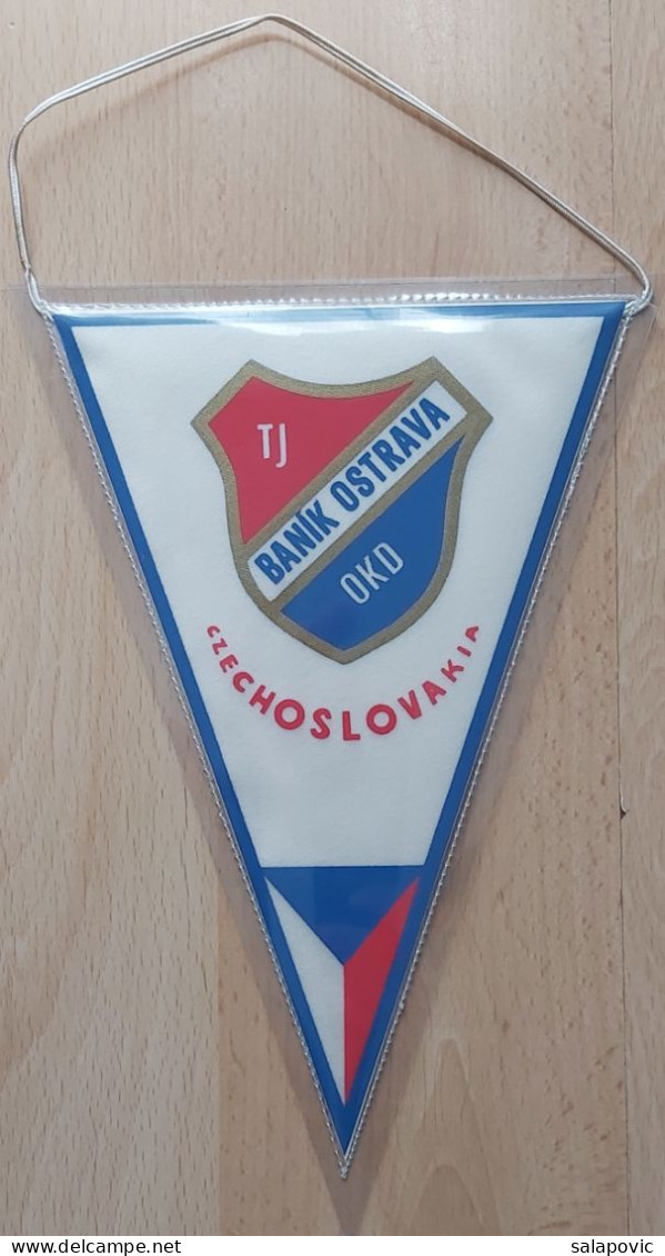 TJ BANIK Ostrava OKD Czech Republic Football Soccer Club Fussball Calcio Futbol Futebol PENNANT, SPORTS FLAG ZS 4/13 - Habillement, Souvenirs & Autres