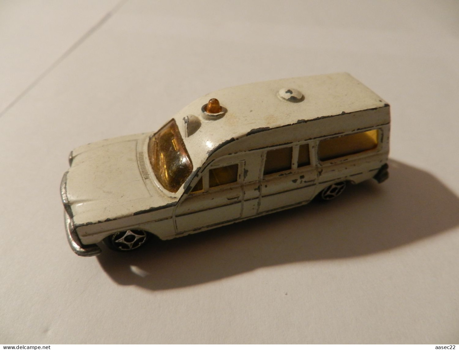 Norev   Mini-Jet  Mercedes Ambulance    ***  4012  *** - Norev