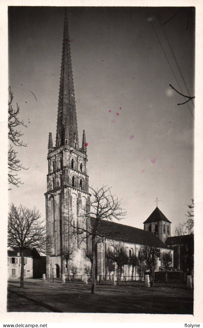 Saint Savin - Carte Photo - Place Et L'église - Saint Savin