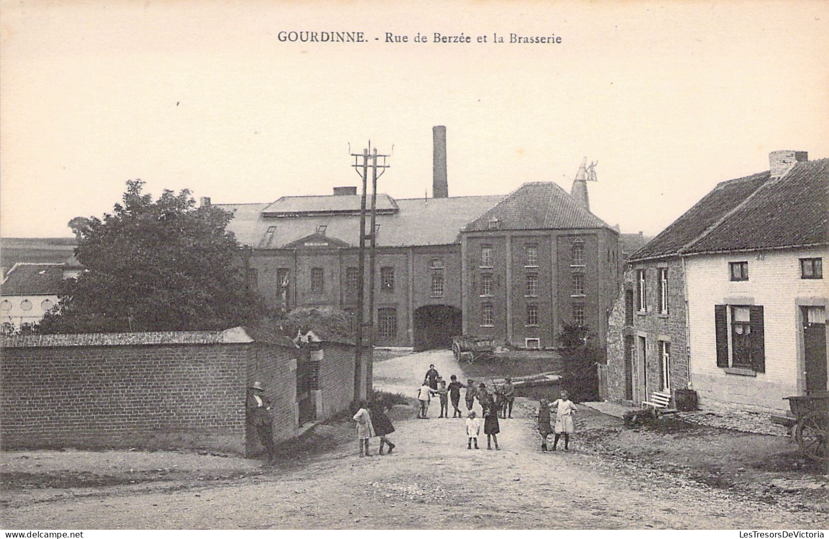BELGIQUE - GOURDINNE - Rue De Berzée Et La Brasserie - Carte Postale Ancienne - Otros & Sin Clasificación