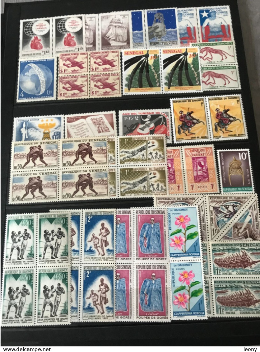 LOT  De  1000   TIMBRES De   DIVERS PAYS   ... Sur Les PLAQUETTES Et Les FEUILLETS   Les TIMBRES Sont NEUFS** - Kilowaar (min. 1000 Zegels)