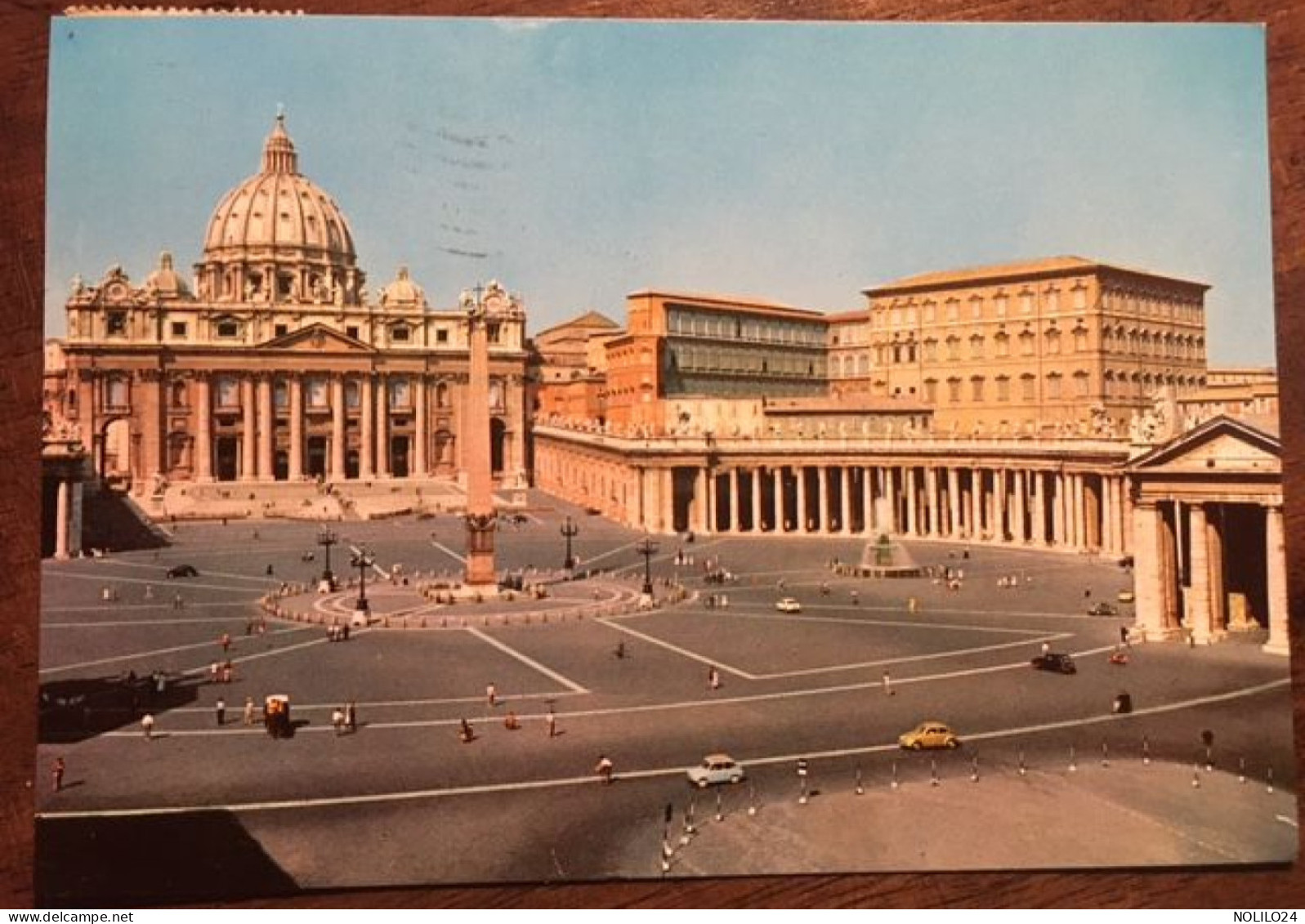 Cpm ,ROMA Plazza S.Pietro Rome Place St Pierre, Timbre Posti Vaticane -Lourdes, Cachet Galleria Savelli - San Pietro