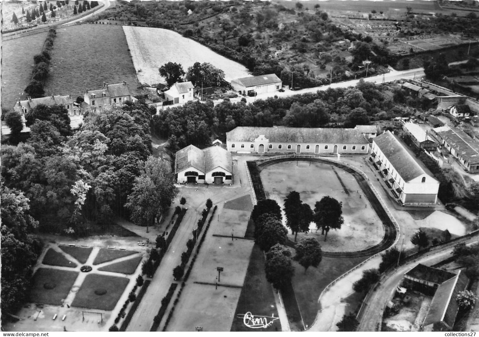 28-CHATEAUDUN-CENTRE LEO-LAGRANGE VUE AERIENNE - Chateaudun