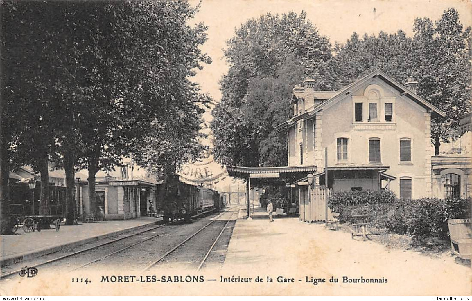 Moret Sur Loing-Les Sablons         77     Intérieur De La Gare- Train - Ligne Du Bourbonnais    N°114  (voir Scan) - Moret Sur Loing