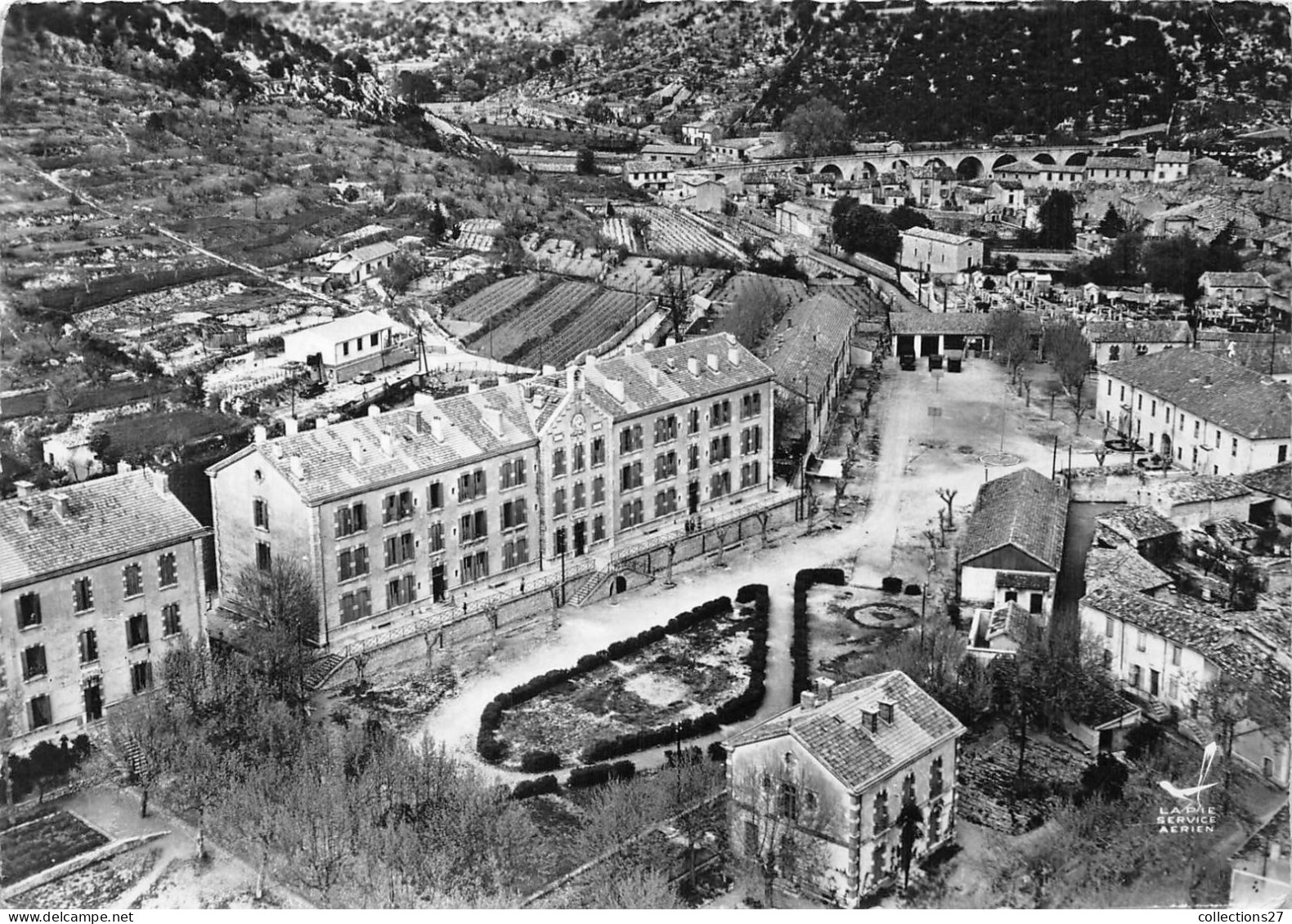 30-SAINT-HIPPOLYTE-DU-FORT- LA CASERNE AU FOND LE VIADUC VUE DU CIEL - Autres & Non Classés