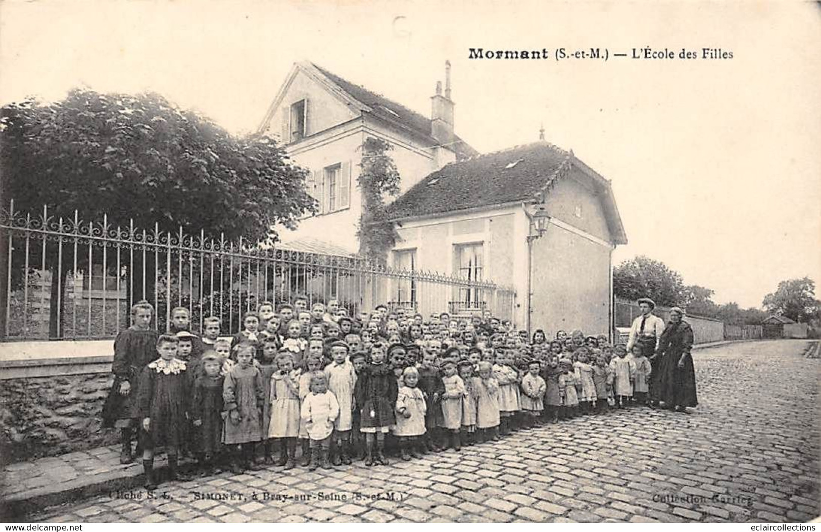 Mormant        77         Ecole Des Filles Et Leurs  Institutrices    (voir Scan) - Mormant