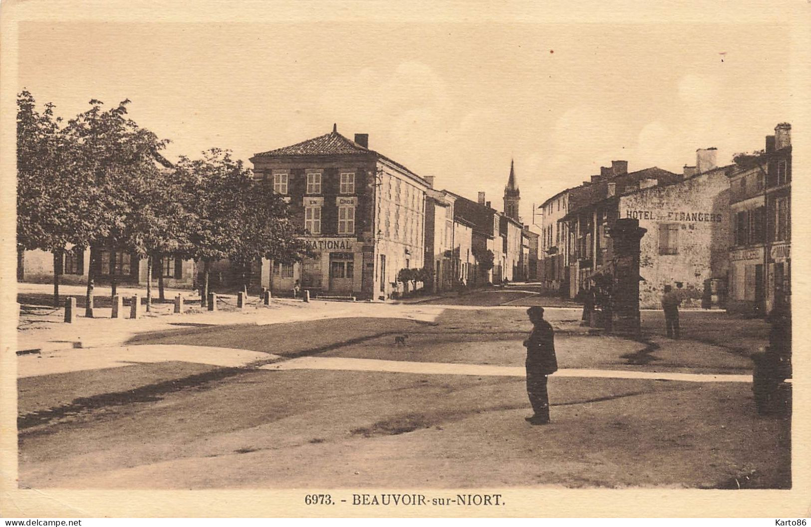 Beauvoir Sur Niort * Rue Et Place Du Village * Hôtel Des étrangers - Beauvoir Sur Niort