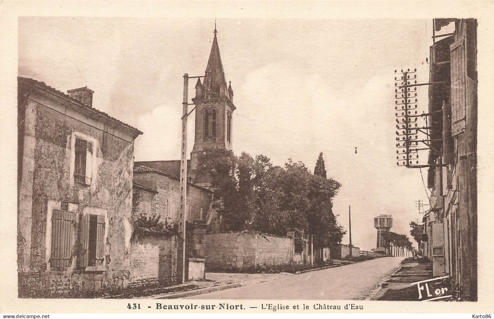 Beauvoir Sur Niort * Rue * L'église Et Le Château D'eau - Beauvoir Sur Niort