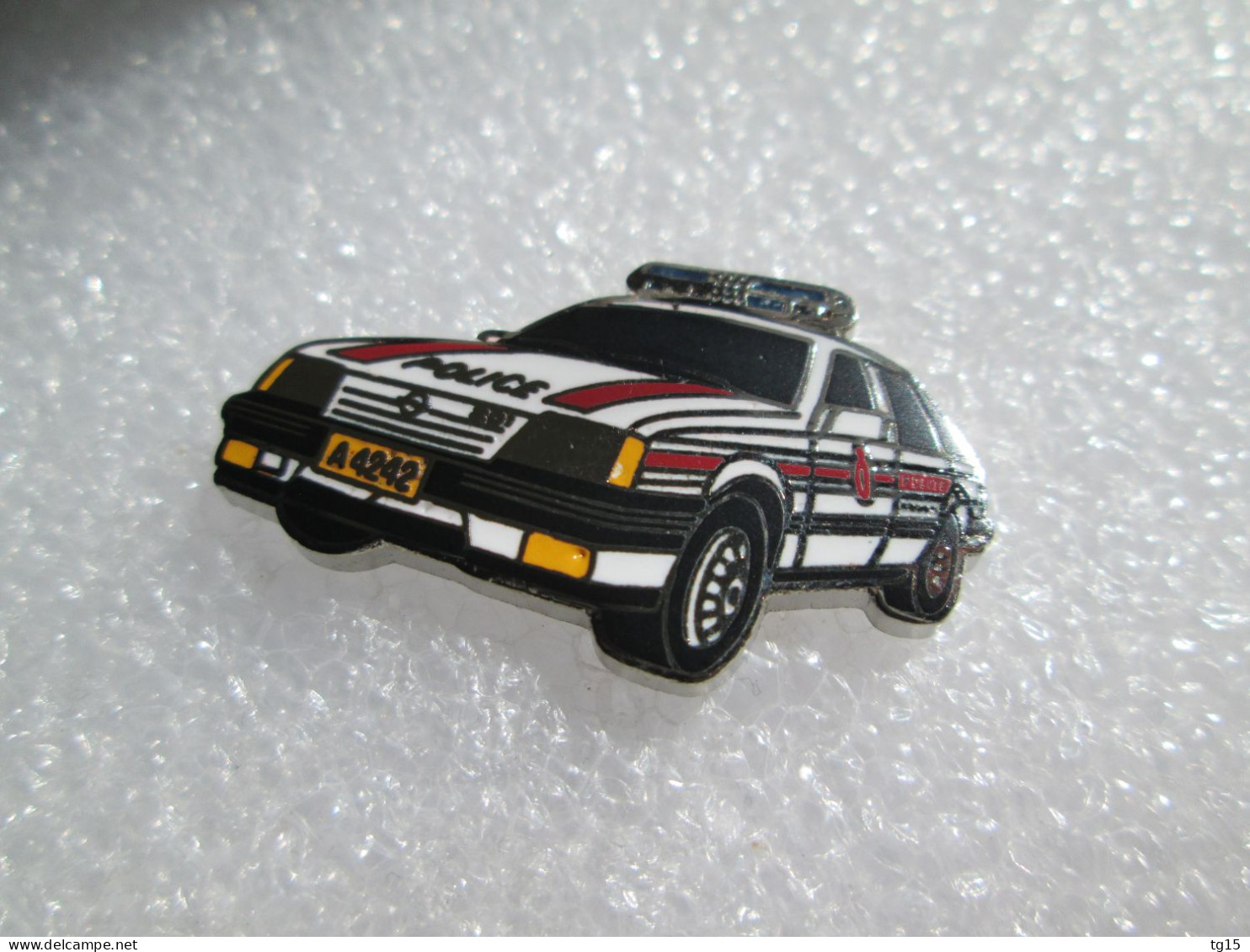 PIN'S    OPEL  SENATOR      POLICE     LUXEMBOURG  Email Grand Feu  DEHA - Opel