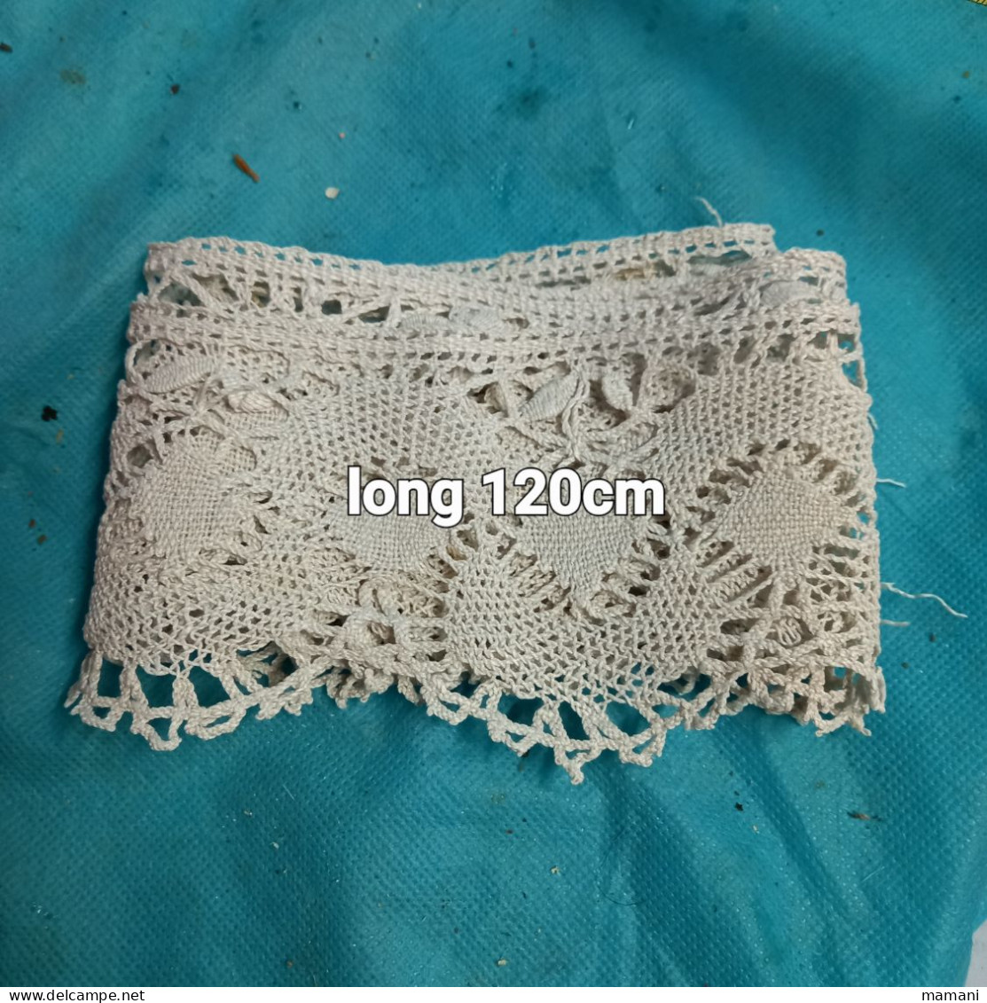 Dentelle Ancienne 120 Cm De Long - Spitzen Und Stoffe