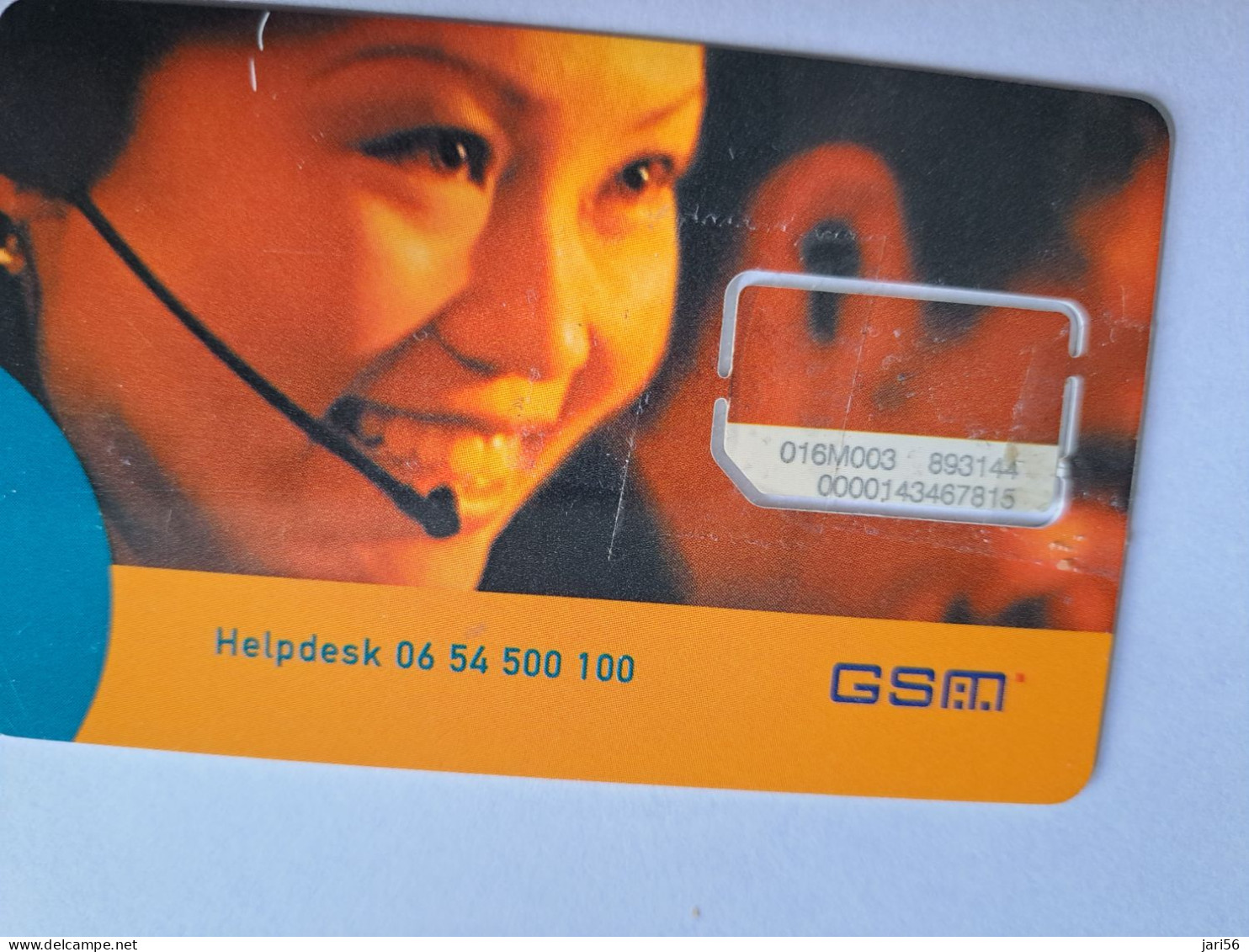 NETHERLANDS GSM SIM  CARD  LIBERTEL   OLDER CARD   ( DIFFERENT CHIP) Older Issue    ** 12954** - [3] Sim Cards, Prepaid & Refills