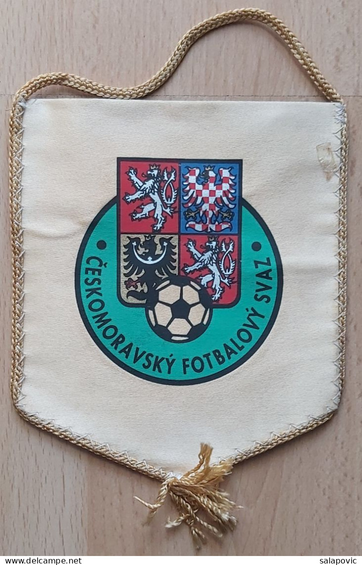 Czech-Moravian Football Association, Ceskomoravský Fotbalový Svaz Football Soccer Calcio PENNANT, SPORTS FLAG ZS 4/15 - Uniformes Recordatorios & Misc