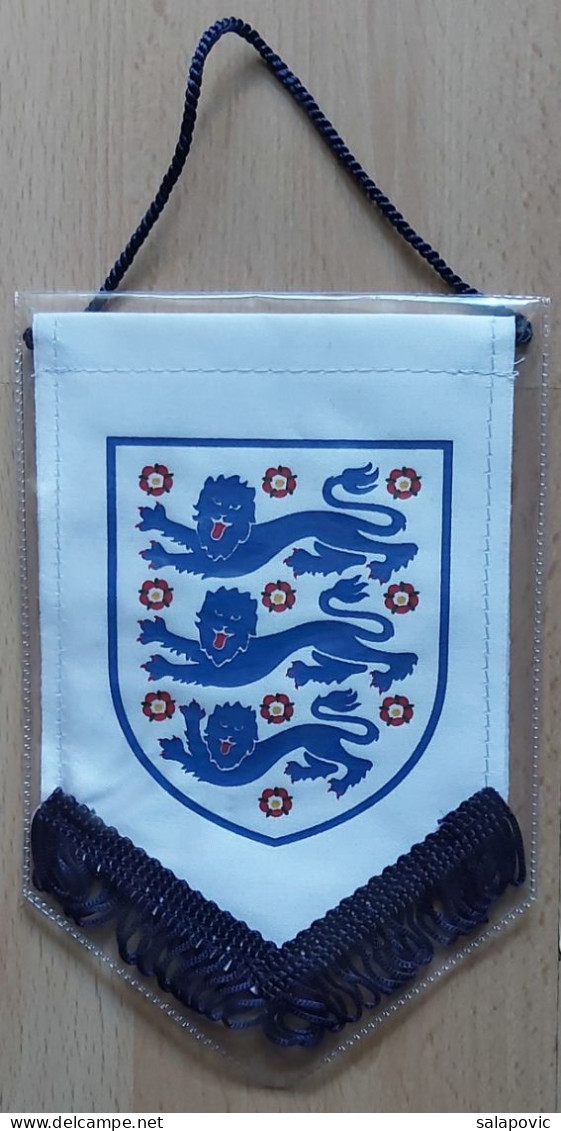 England Football Federation Association Union  PENNANT, SPORTS FLAG ZS 4/17 - Uniformes Recordatorios & Misc