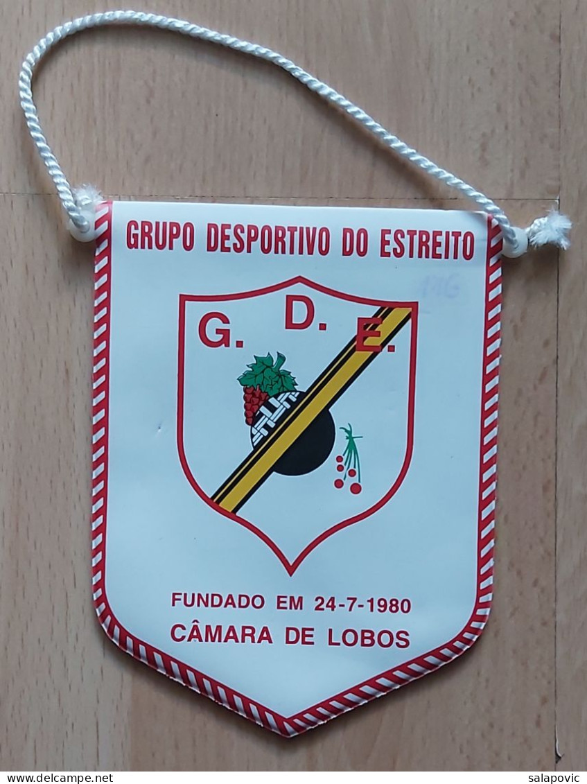 Grupo Desportivo Do Estreito Portugal Football Club Soccer Fussball Calcio PENNANT, SPORTS FLAG ZS 4/18 - Habillement, Souvenirs & Autres