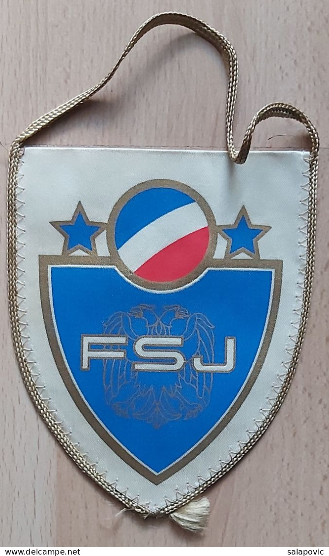 YUGOSLAV FOOTBALL FEDERATION (FSJ)  Yugoslavia Football Soccer Fussball Calcio PENNANT, SPORTS FLAG ZS 4/19 - Kleding, Souvenirs & Andere