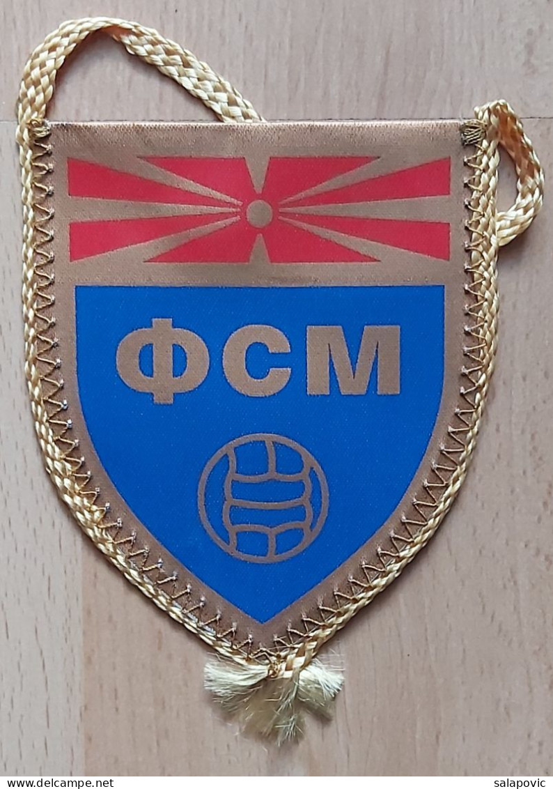 Macedonia FOOTBALL FEDERATION (FSM)  Football Soccer Fussball Calcio PENNANT, SPORTS FLAG ZS 4/19 - Habillement, Souvenirs & Autres