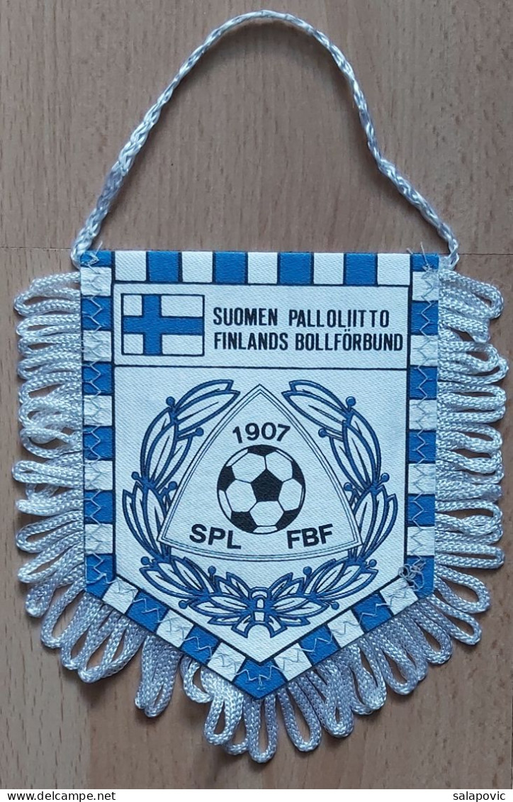 Finland FOOTBALL FEDERATION Suomen Palloliitto  Football Soccer Fussball Calcio PENNANT, SPORTS FLAG ZS 4/19 - Bekleidung, Souvenirs Und Sonstige