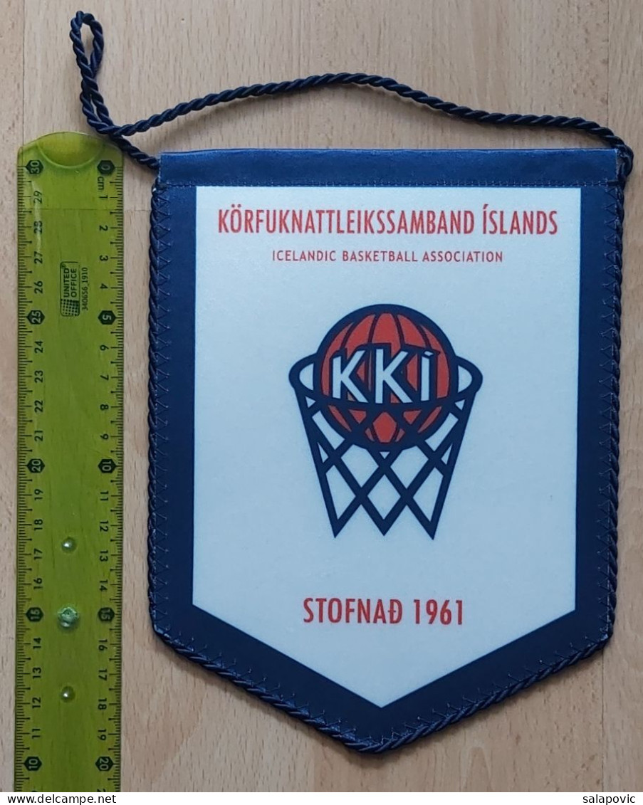 KKI Icelandic Basketball Association Iceland PENNANT, SPORTS FLAG ZS 4/20 - Abbigliamento, Souvenirs & Varie