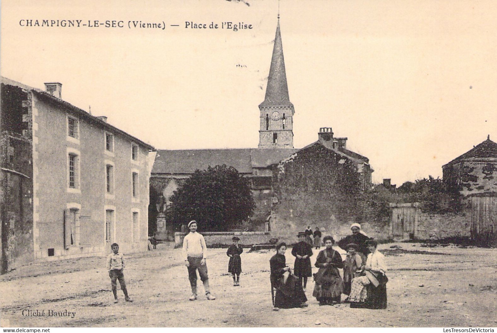 FRANCE - 86 - CHAMPIGNY LE SEC - Place De L'église - Carte Postale Ancienne - Other & Unclassified