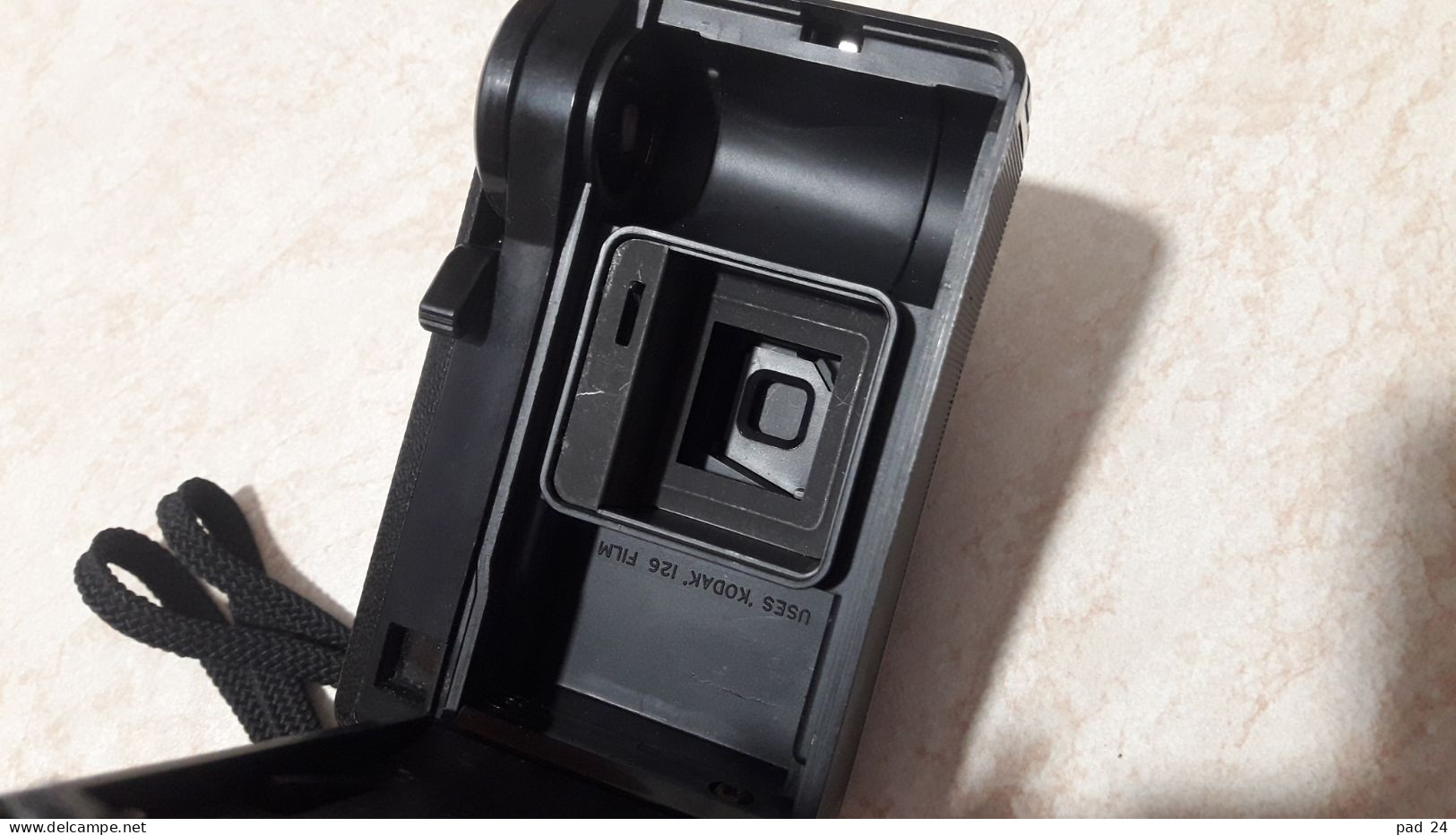 .56 X KODAK INSTAMATIC Παλαιά φωτογραφική μηχανή. Χώρα Κατασκευής  Ηνωμένο Βασίλειο.  (Δεν γνωρίζω αν λειτουργεί καλα?). - Appareils Photo