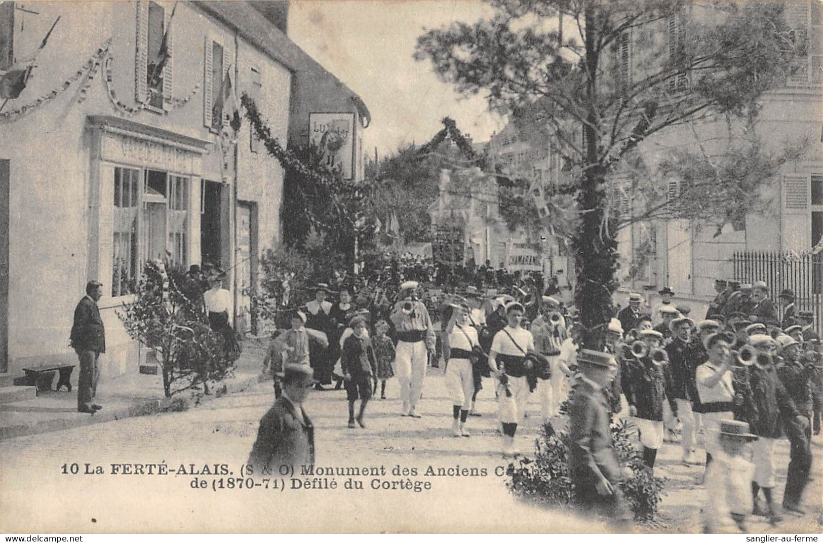 CPA 91 LA FERTE ALAIS / MONUMENT DES ANCIENS COMBATTANTS / DEFILE DU CORTEGE / FANFARE / MUSIQUE - La Ferte Alais