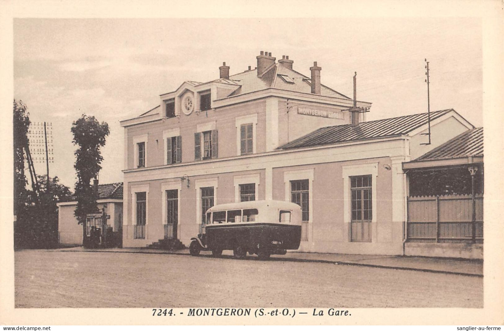 CPA 91 MONTGERON / LA GARE / AUTOBUS - Montgeron