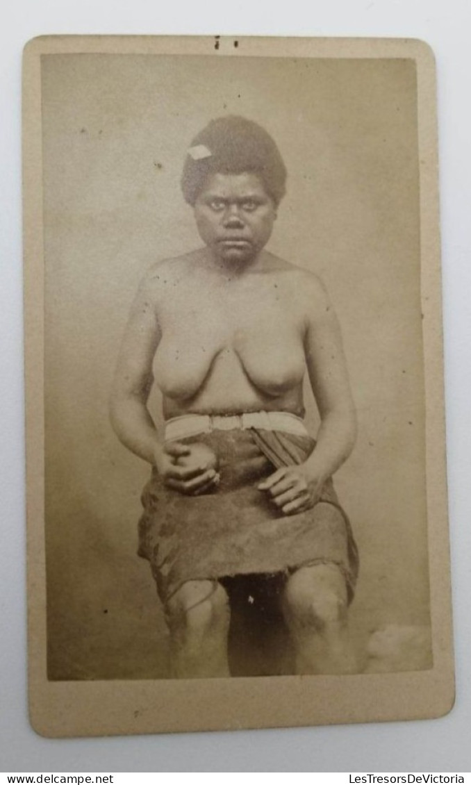Photographie - Nouvelle Calédonie - Santo Woman - Alfred Dufty - Sein Nu - Sur Carton - Unclassified