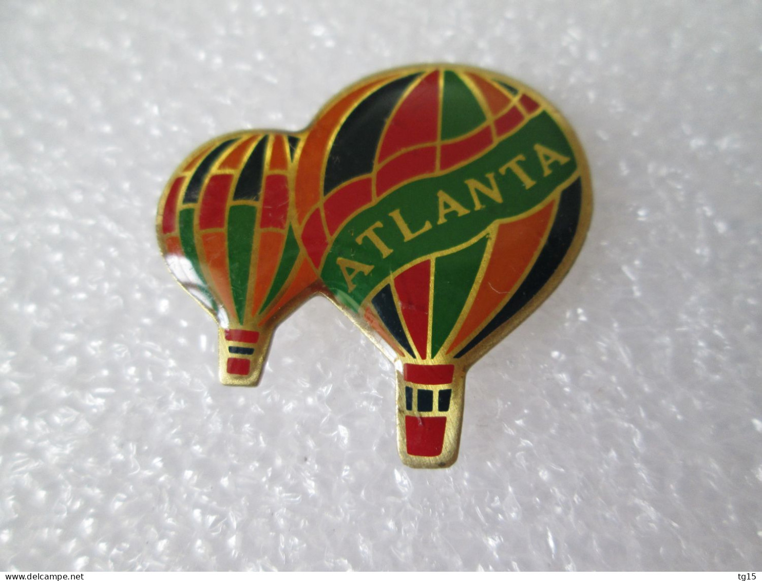 PIN'S    MONTGOLFIERE   BALLON    ATLANTA - Airships