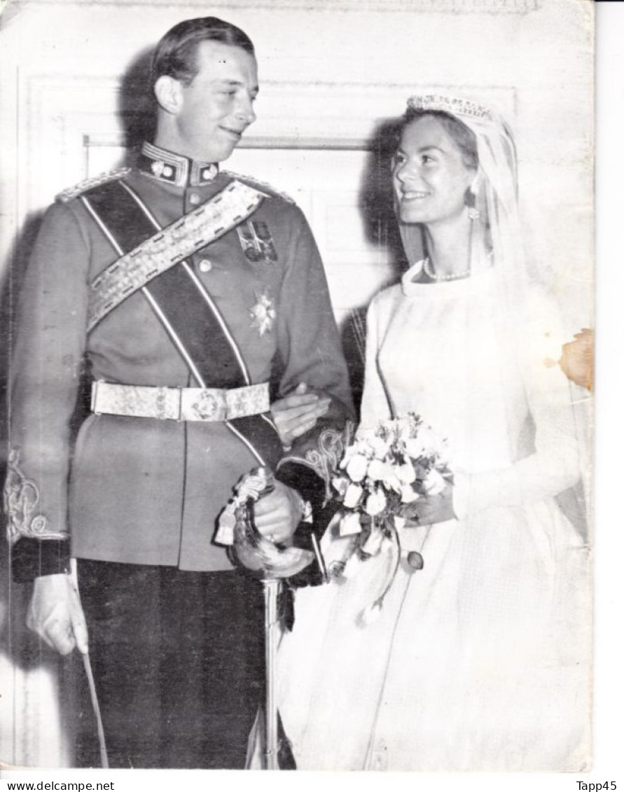 Le souvenir pictural des scènes de mariage royal et de la cérémonie 1961 >The pictorial memento of the royal wedding