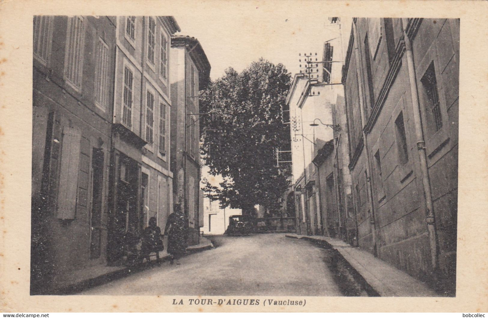 LA TOUR D'AIGUES (Vaucluse): Rue Principale - La Tour D'Aigues