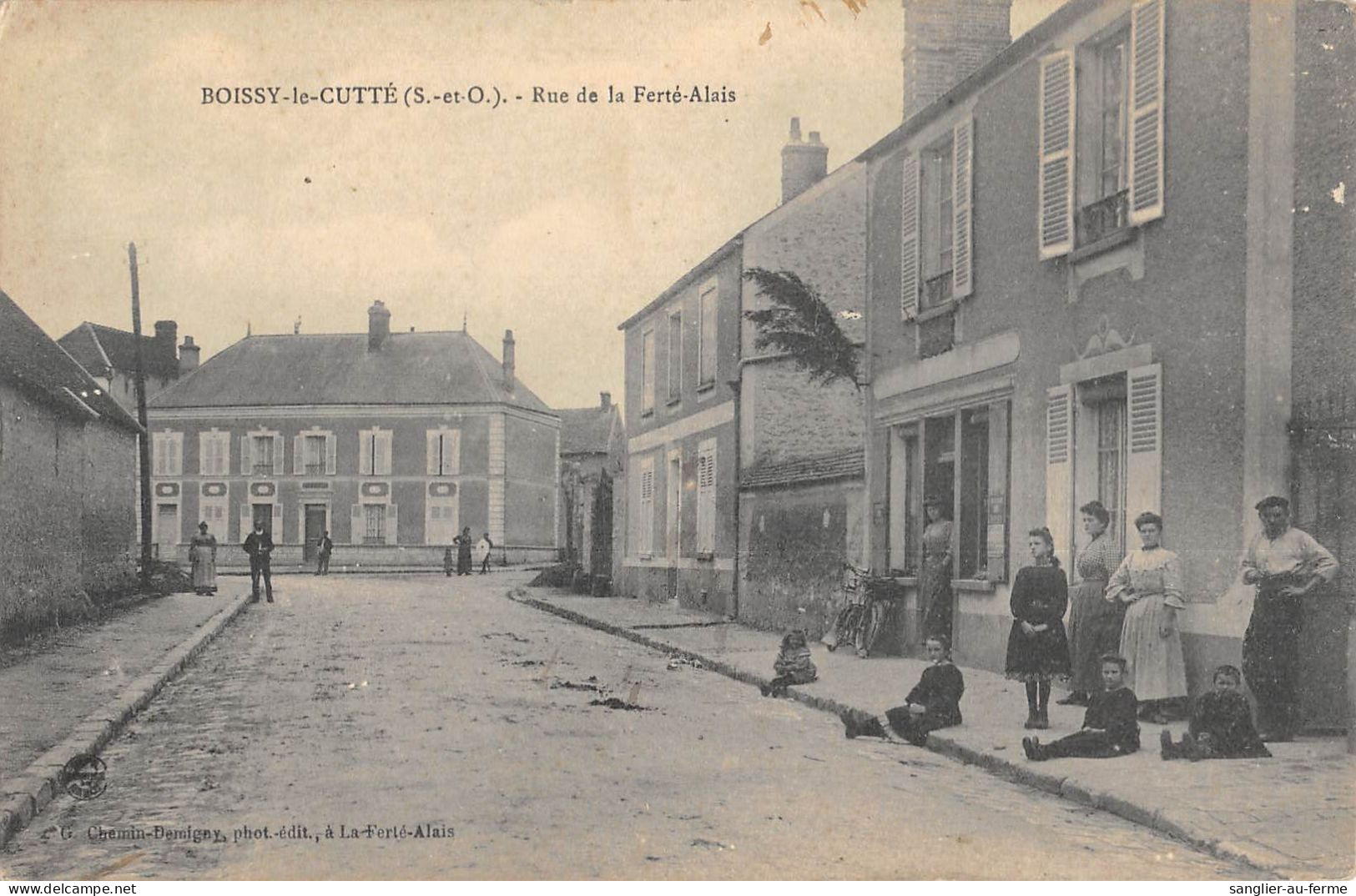 CPA 91 BOISSY LE CUTTE / RUE DE LA FERTE ALAIS - Autres & Non Classés