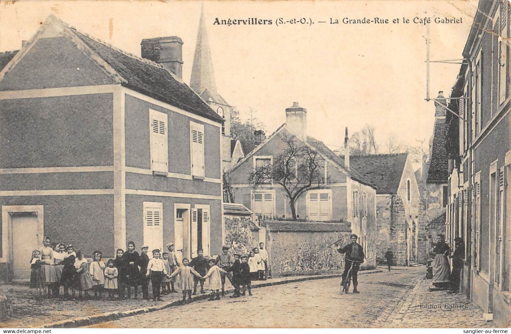 CPA 91 ANGERVILLERS / LA GRANDE RUE / CAFE GABRIEL / ENFANTS - Autres & Non Classés