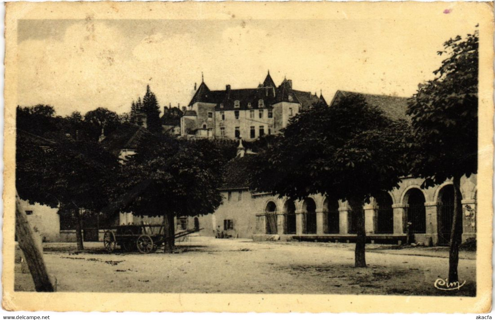 CPA Gy Place De La Republique Et Vieux Chateau (1273728) - Gy