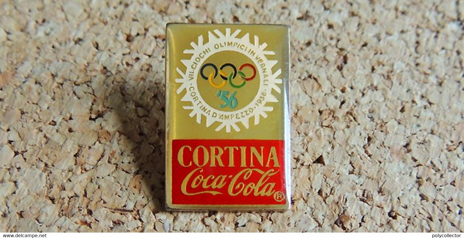 Pin's Boisson Soda - COCA COLA - JO D' HIVER CORTINA 1956 - Verni époxy - Fabricant PREMIER - Coca-Cola