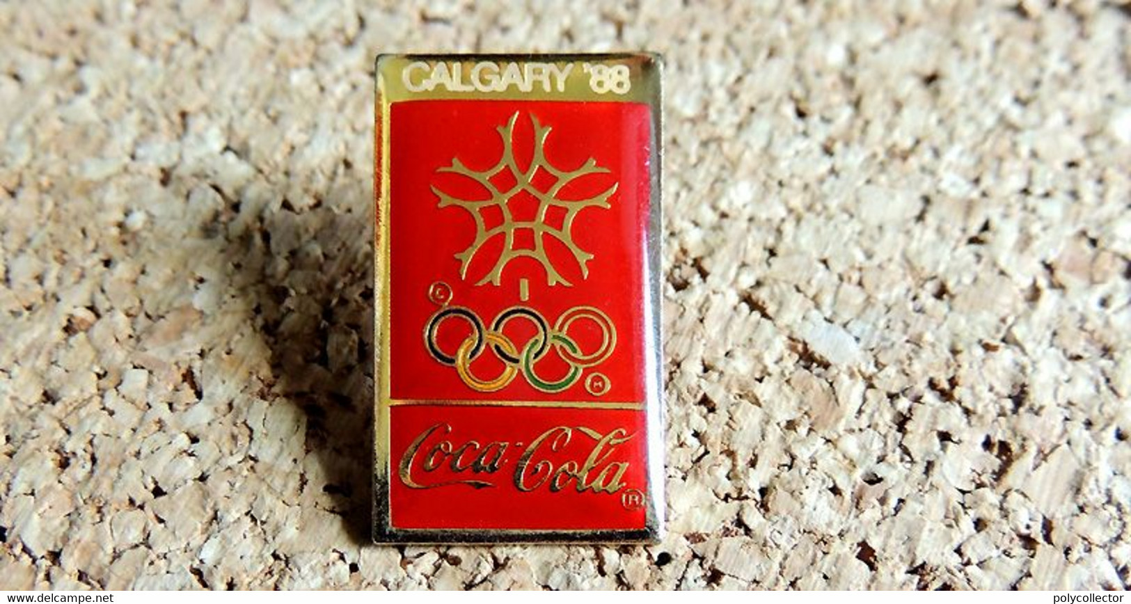 Pin's Boisson Soda - COCA COLA - JO D' HIVER CALGARY 1988 - Verni époxy - Fabricant PREMIER - Coca-Cola