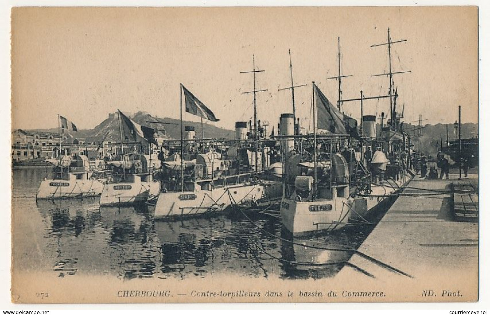 CPA - CHERBOURG (Manche) - Contre-torpilleurs Dans Le Bassin De Commerce - Cherbourg