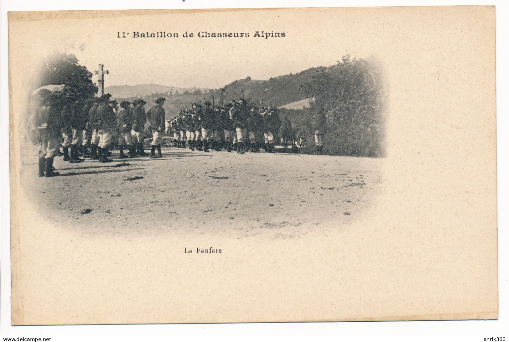 CPA WW1 Militaria 11e 11ème Bataillon De Chasseurs Alpins En Garnison à BARCELONNETTE La Fanfare - Régiments