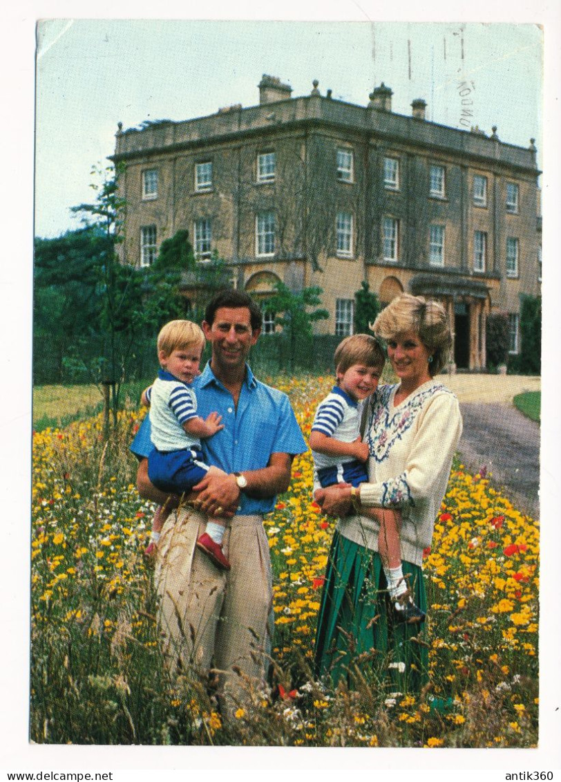 CPM 1992 La Famille Royale Prince De Galles Lady Di Diana Spencer Henry Harry William The Prince And Princess Highgrove - Beroemde Vrouwen