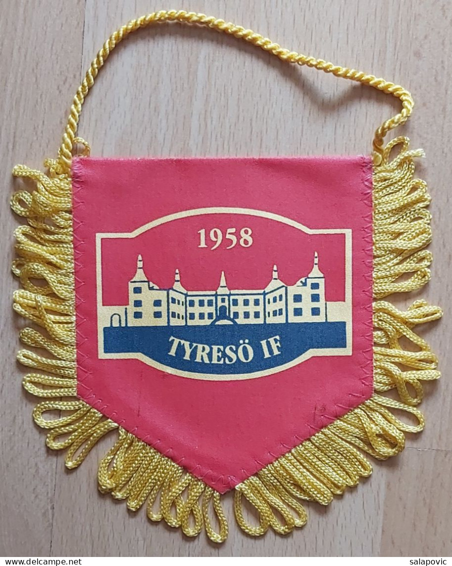 Tyresö IF Sweden Football  Soccer Club Fussball Calcio Futbol Futebol PENNANT, SPORTS FLAG ZS 3/3 - Kleding, Souvenirs & Andere