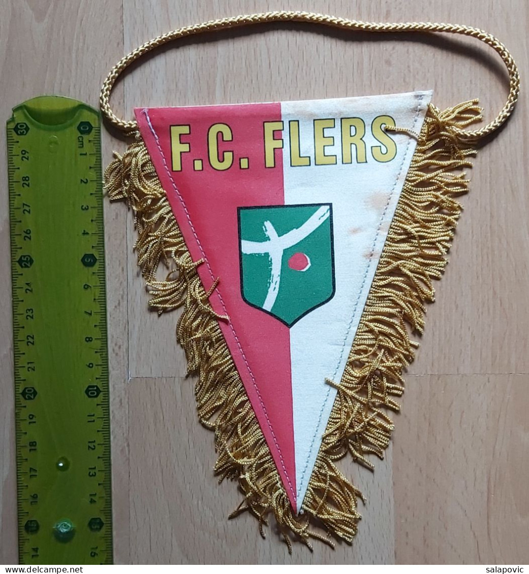 FC FLERS France Football  Soccer Club Fussball Calcio Futbol Futebol PENNANT, SPORTS FLAG ZS 3/3 - Kleding, Souvenirs & Andere