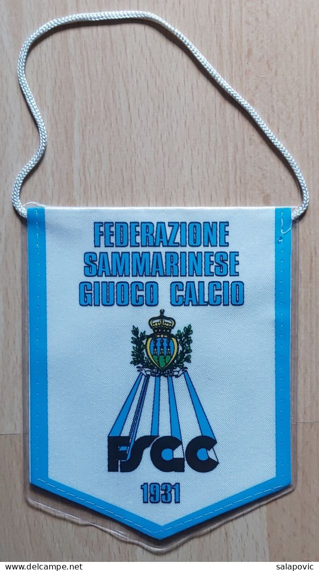 San Marino Football Federation Association Union soccer Fussball Calcio Futbol Futebol  PENNANT, SPORTS FLAG ZS 3/4 - Habillement, Souvenirs & Autres